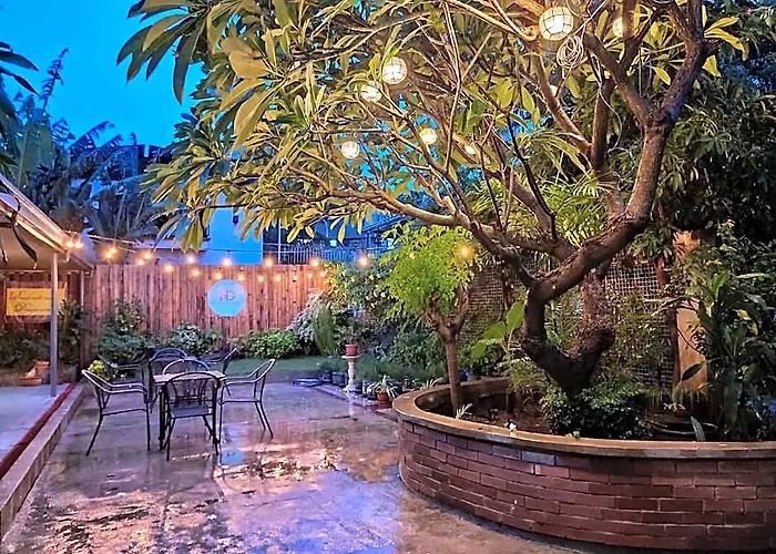 호텔 The Hub District Garden